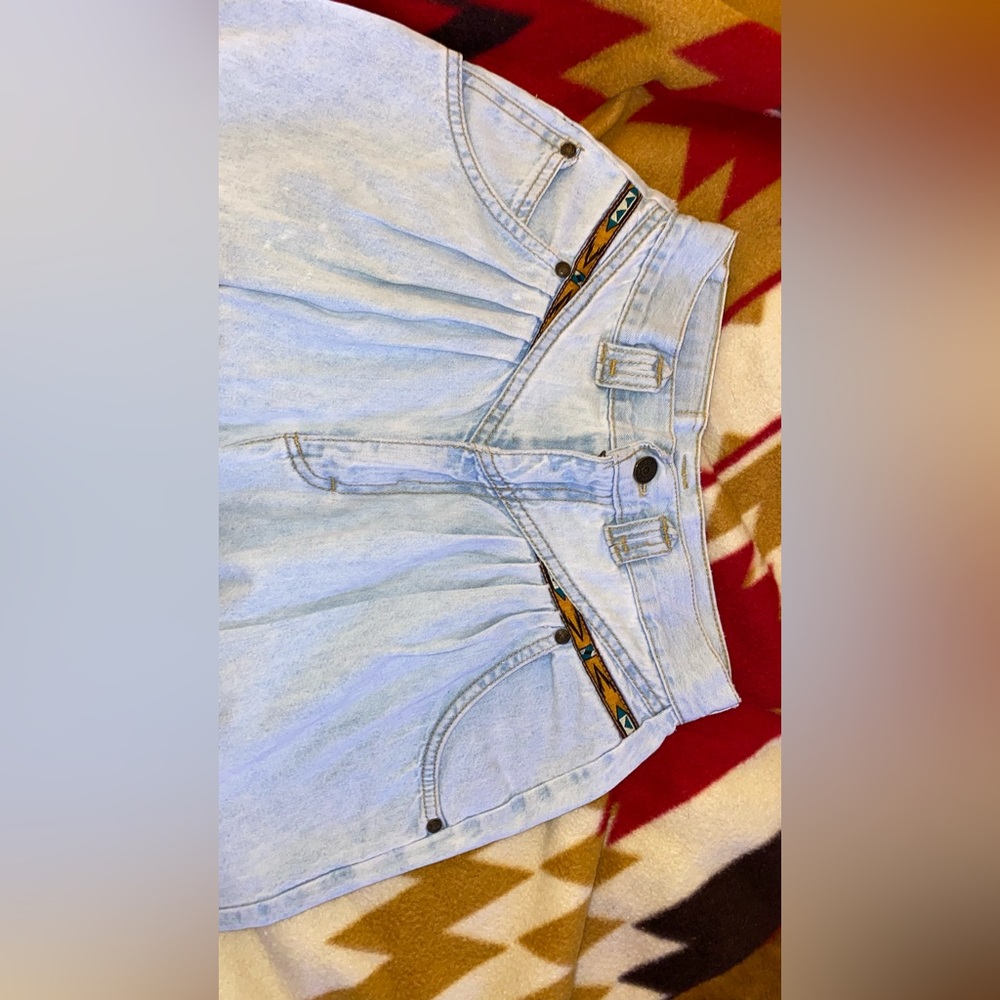 VINTAGE women’s Cherokee light wash, high waisted, pleated jeans